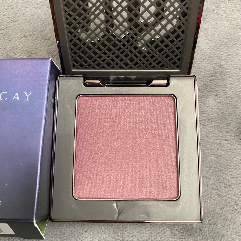 Urban Decay afterglow 8-hour powder blush in Rapture